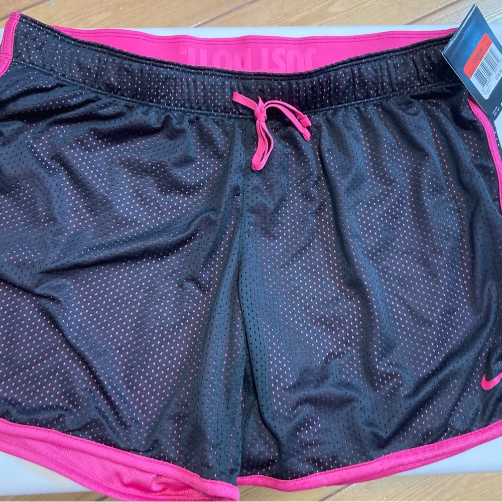 NWT Nike women’s training shorts